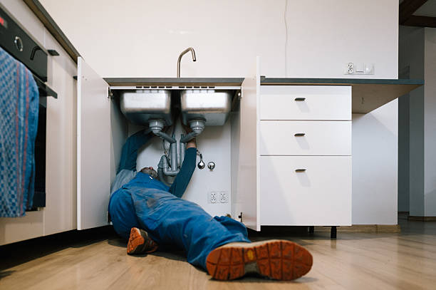 Professional Leak Detection technician working in Redwood, TX